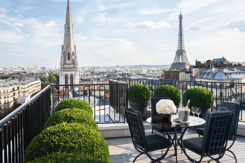 Four Seasons Hotel George V Paris Review