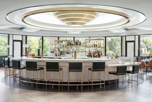 Four Seasons Hotel Westlake Village - Location and Accessibility