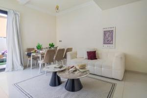 Frank Porter - Damac Sycamore - About Your Stay