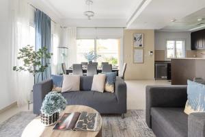 Frank Porter - Serena Casa Viva - About Your Stay