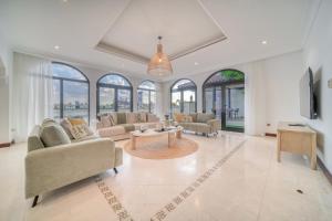 Frond D, Beach Front Villa, Palm Jumeirah - Mint Stay - About Your Stay