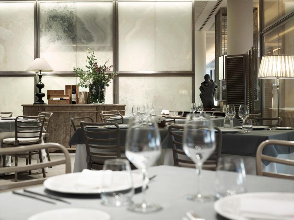 Grand Hotel De La Ville Review