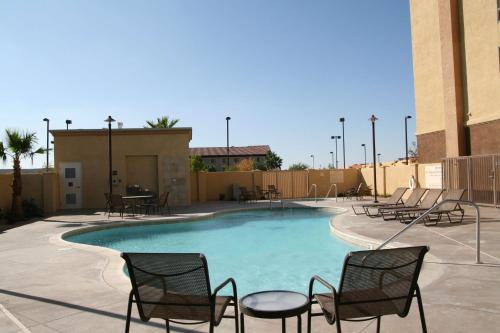 Hampton Inn and Suites Barstow - Good To Know
