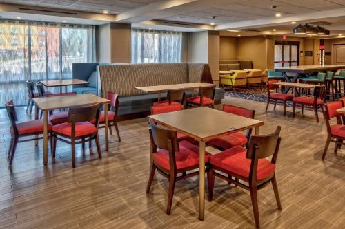 Hampton Inn Fresno Airport - Good To Know
