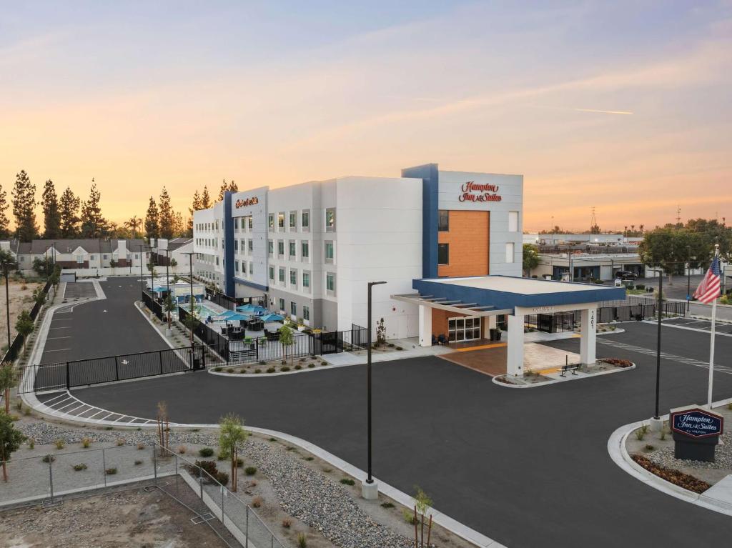 Hampton Inn & Suites Bakersfield Central Review