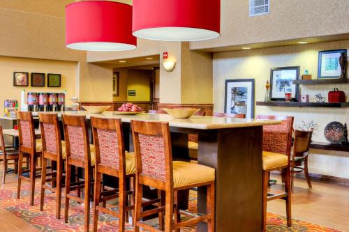 Hampton Inn & Suites Palmdale - Good To Know