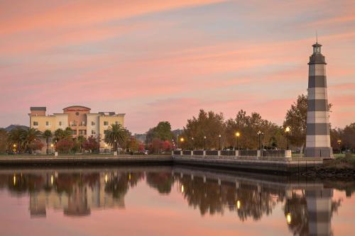 Hampton Inn & Suites Suisun City Waterfront - Good To Know