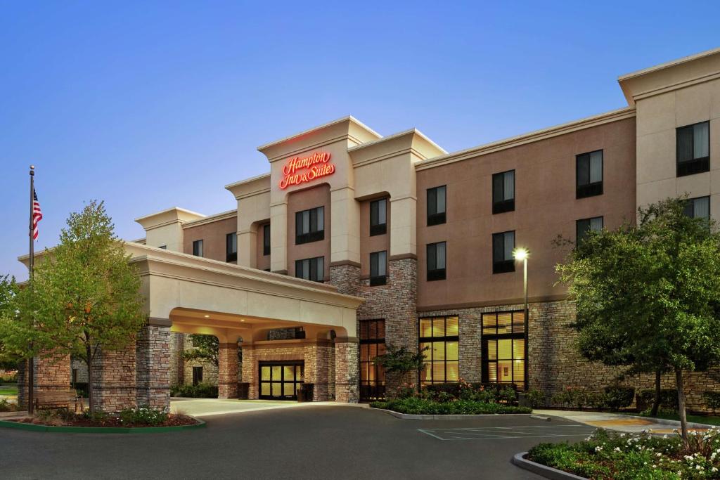 Hampton Inn & Suites West Sacramento Review