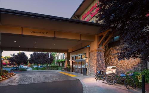 Hampton Inn & Suites Windsor-Sonoma Wine Country - Good To Know