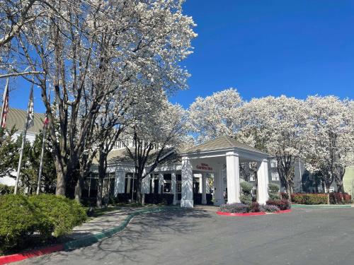 Hilton Garden Inn Sacramento/South Natomas - Good To Know