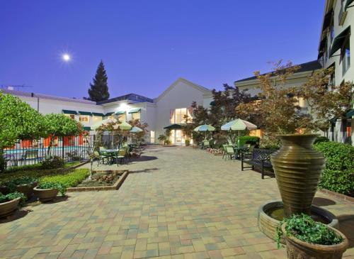 Holiday Inn Auburn, an IHG Hotel - Good To Know