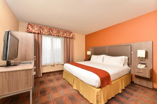 HOLIDAY INN EXPRESS & SUITES ELK GROVE CENTRAL - HWY 99, an IHG Hotel - Good To Know