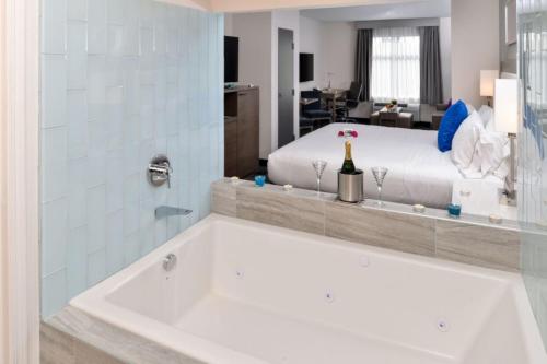 Holiday Inn Express & Suites San Diego - Mission Valley, an IHG Hotel - Good To Know