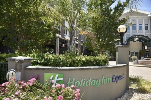 Holiday Inn Express Windsor Sonoma Wine Country, an IHG Hotel - Good To Know