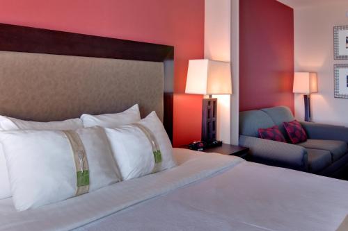 Holiday Inn & Suites Bakersfield, an IHG Hotel - Good To Know