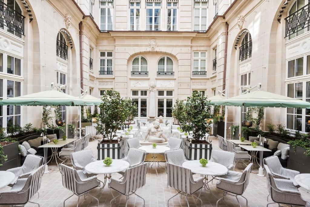 Hotel De Crillon Review