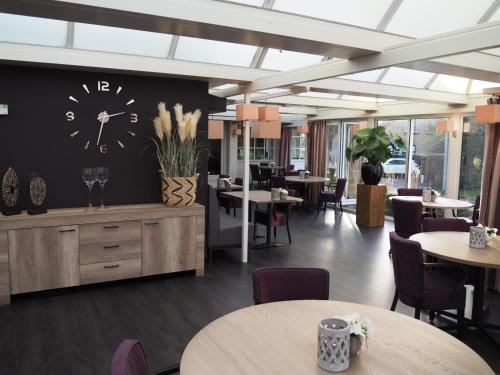Hotel De Zoete Inval Haarlemmerliede Review