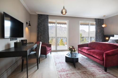 Hotel LIncomparable by Les Etincelles Review
