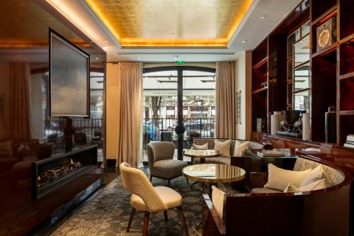 Hotel Montaigne Review