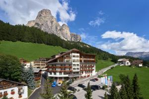 Hotel Sassongher Review