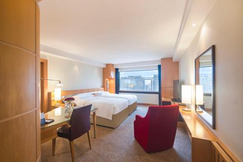 Hyatt Regency Dubai - Corniche - About Your Stay