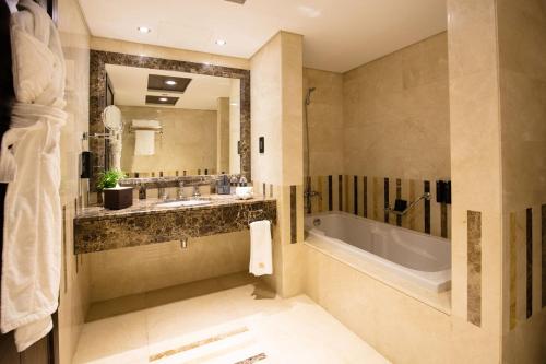 Jannah Burj Al Sarab - About Your Stay