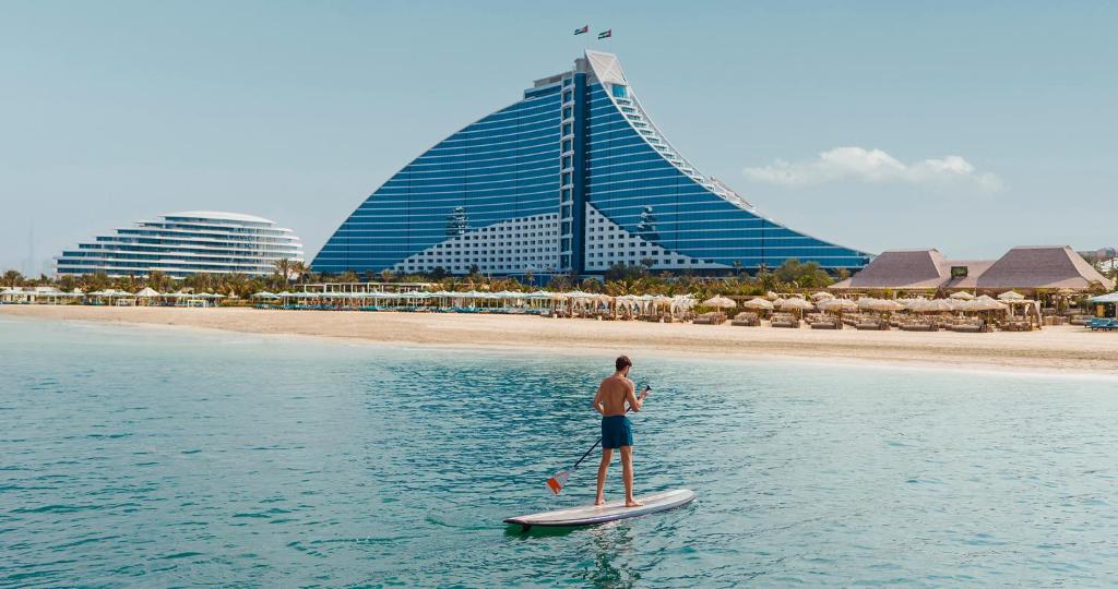 Jumeirah Beach Hotel Dubai Review
