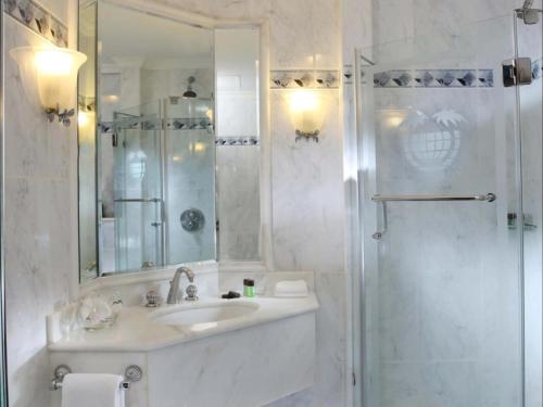 Knight Castle Hotel – Formerly Known as Carlton Palace Hotel Review
