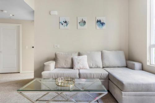 Luxury 2 Bedroom 2 Bathroom With Fitness Center and Pool - Good To Know