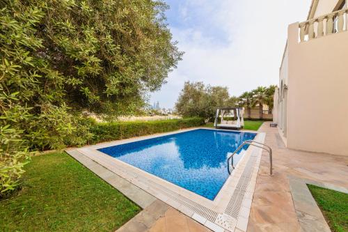 Maison Privee - Private Pool & Beach Access Villa With Cinematic Vws - About Your Stay