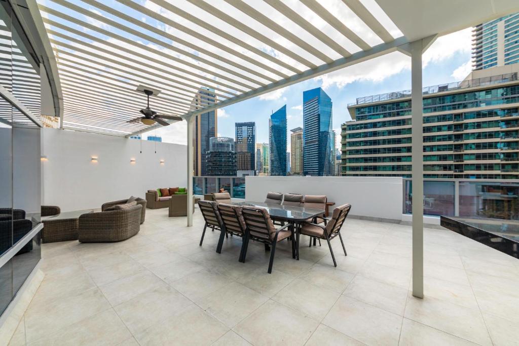 Maison Privee – Stunning 3-Floor Villa With Kids Room & Rooftop Terrace Over Dubai Marina Review