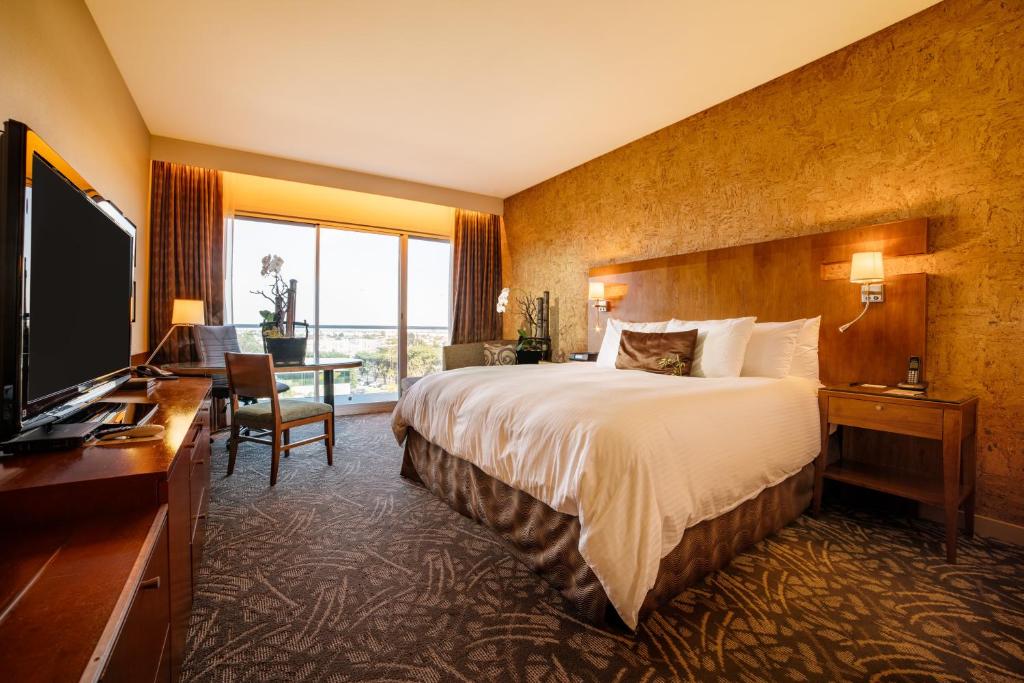 Miyako Hybrid Hotel Torrance Review
