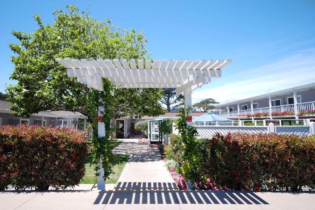 Monterey Bay Lodge Review