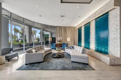 Ocean View Hotel Review