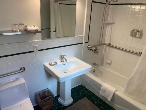 Parker Guest House - Good To Know
