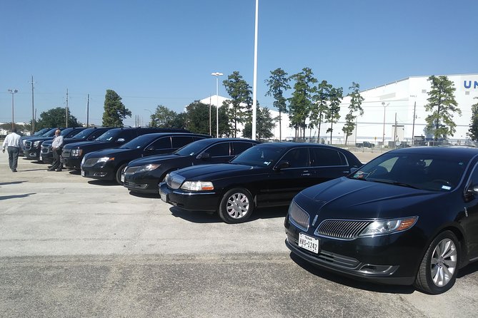 Private Shuttle Houston to Galveston for Up to 14 Passengers - Key Points