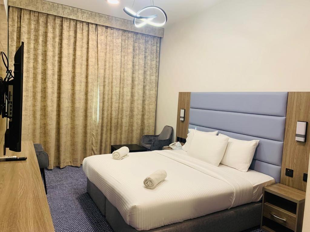 Silver Sand Hotel Review