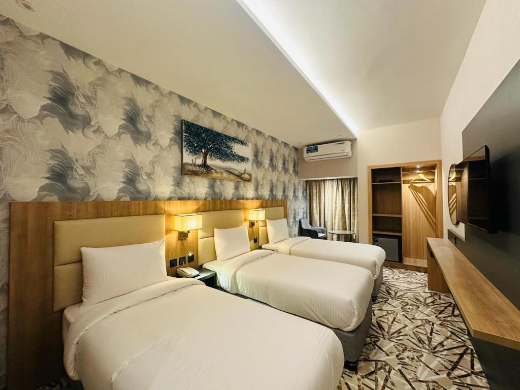 SKY PARK HOTEL Review