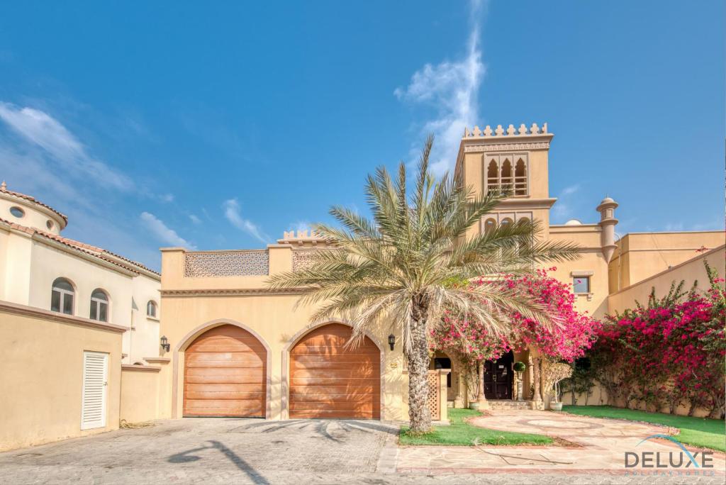 Splendid 5BR Villa at Canal Cove Palm Jumeirah by Deluxe Holiday Homes Review