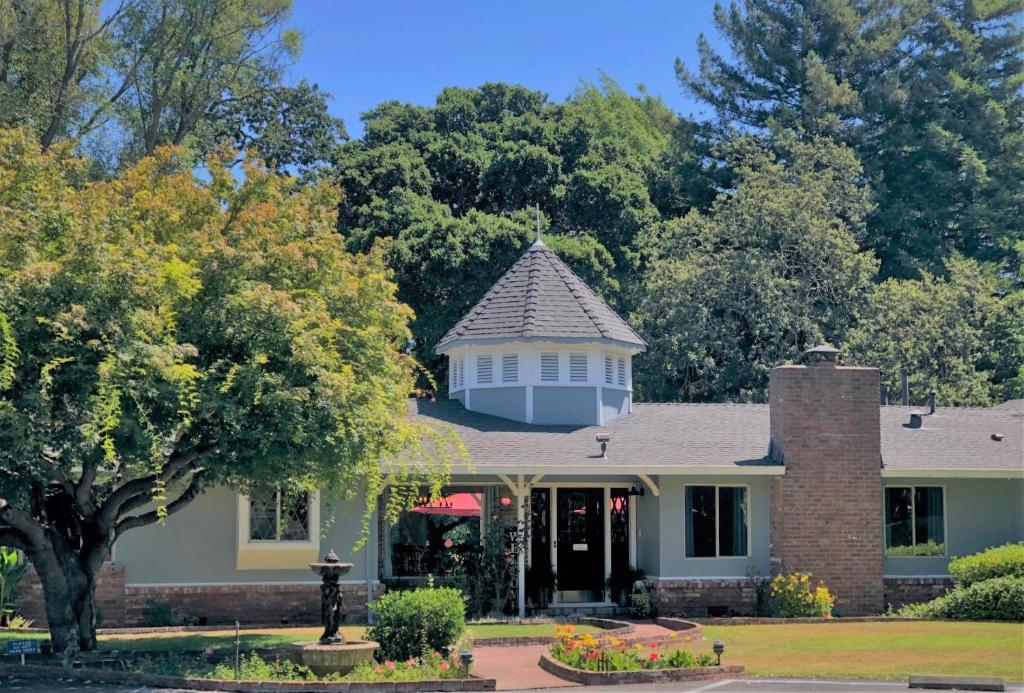 Stahlecker House Inn - Good To Know