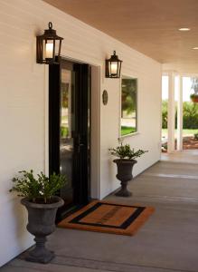 SummerWood Inn - Good To Know