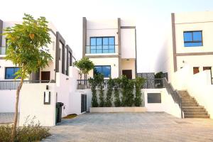 The Blue Ocean Luxury Villa 5 BR - Al Dana Island Fujairah - About Your Stay