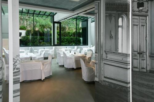 The Champs Elysées House Review