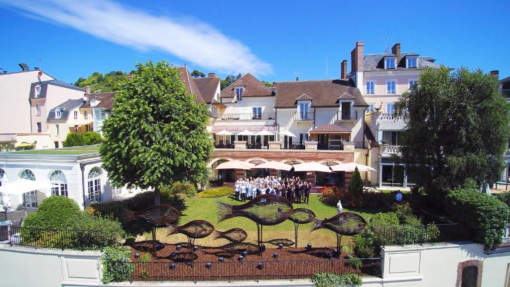The Côte Saint Jacques Review