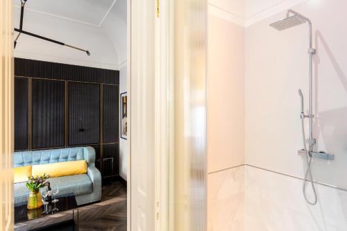 The HAll Tailor Suite Roma - Good To Know