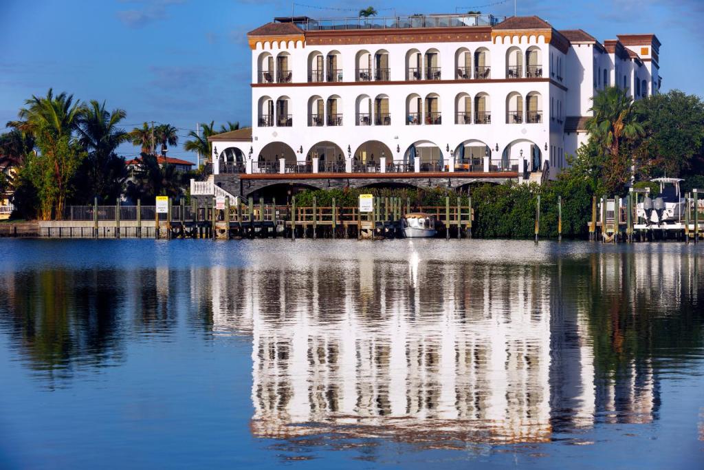 The Hotel Zamora Review