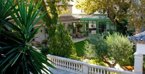 The Mazarin Villa - Good To Know