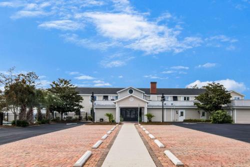 The Port Inn and Cottages, Ascend Hotel Collection - Good To Know