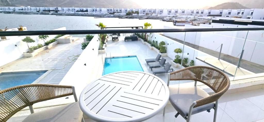 The View Luxury Villa 5 BR – Al Dana Island Fujairah Review