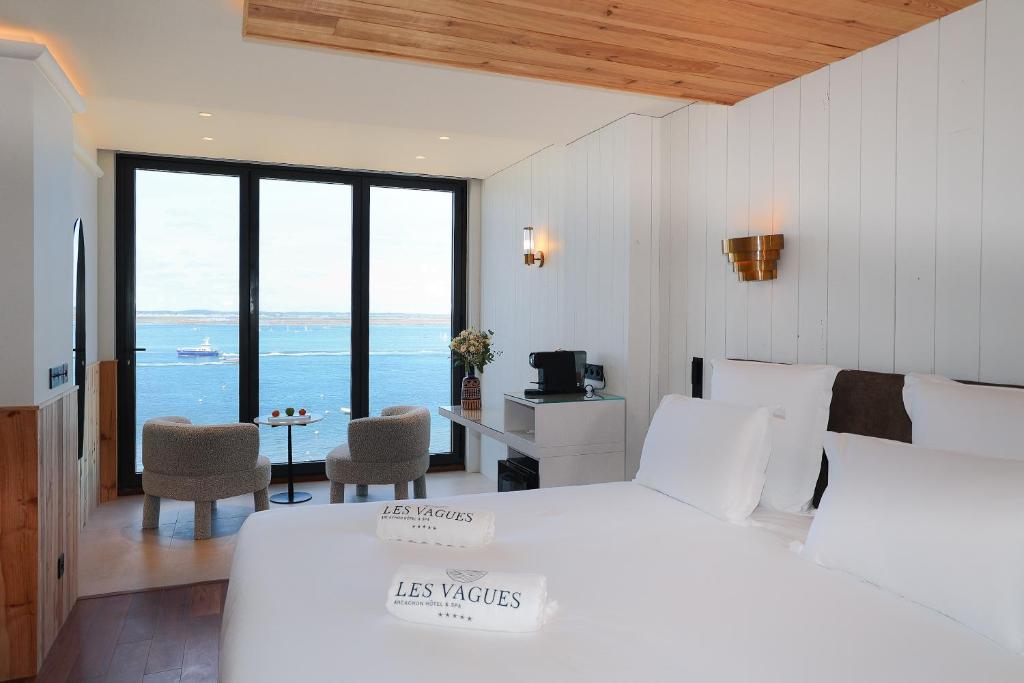The Waves Hotel & Spa Review